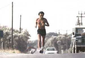Murakami corriendo camino de Maratón