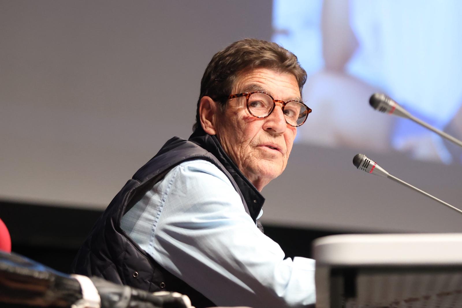 Niñas, vuestros novios no son nadie para poneros límites, eso lo hacen los padres